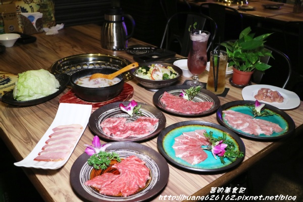 約客頂級燒肉：【台北大安區】這是我目前為止吃過最好吃燒肉店『約客頂級燒肉』必點鮮切牛肋條、上選牛小排、海鮮綜合盤~