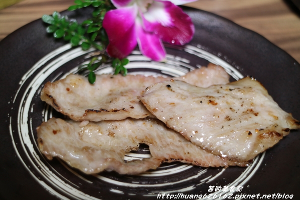 約客頂級燒肉：【台北大安區】這是我目前為止吃過最好吃燒肉店『約客頂級燒肉』必點鮮切牛肋條、上選牛小排、海鮮綜合盤~