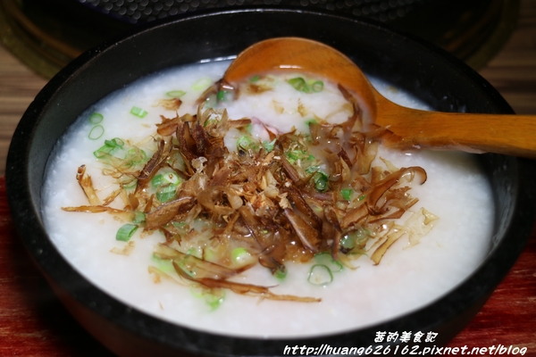 約客頂級燒肉：【台北大安區】這是我目前為止吃過最好吃燒肉店『約客頂級燒肉』必點鮮切牛肋條、上選牛小排、海鮮綜合盤~