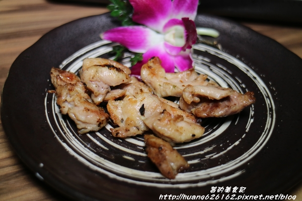 約客頂級燒肉：【台北大安區】這是我目前為止吃過最好吃燒肉店『約客頂級燒肉』必點鮮切牛肋條、上選牛小排、海鮮綜合盤~