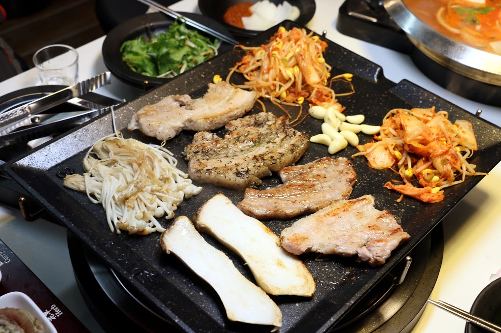 八色烤肉8palsaik登台展店(近捷运忠孝敦化站)