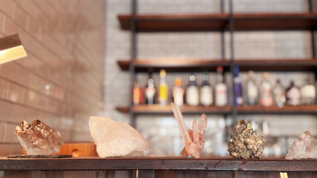 雲林美食推薦！斗六隱藏版蔬食 著迷食間，復古簡約鄉村風與療癒系菜單。