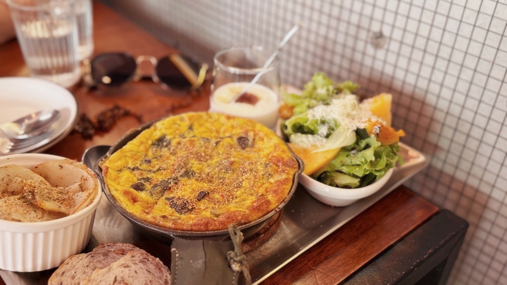 雲林美食推薦！斗六隱藏版蔬食 著迷食間，復古簡約鄉村風與療癒系菜單。