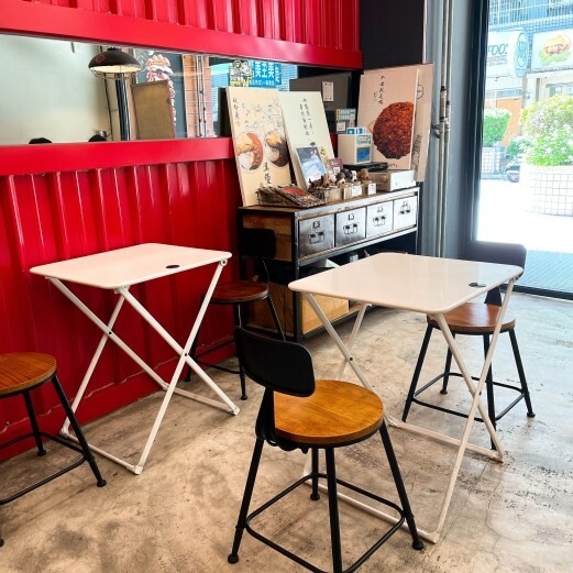 中原大學早午餐系浮誇系肉主任上線—豪秋吐司HowChou，滿滿的肉量吃一餐可以飽一整天！