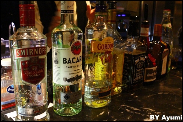 西班牙傳統海鮮料理餐廳 PURO PURO：[食記]西班牙傳統海鮮料理餐廳PURO PURO-跨界開設，並與日本西班牙料理名廚小西由企夫領軍的El Poniente集團合作