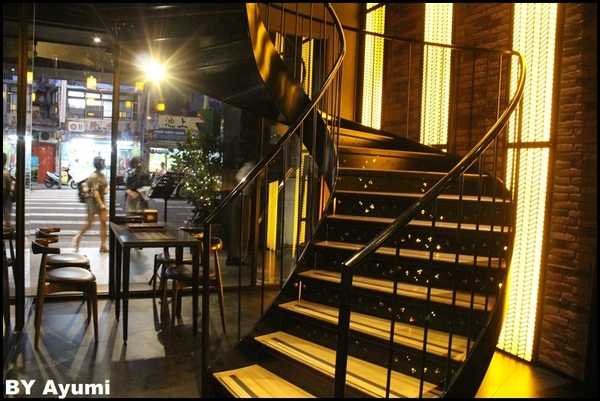 西班牙傳統海鮮料理餐廳 PURO PURO：[食記]西班牙傳統海鮮料理餐廳PURO PURO-跨界開設，並與日本西班牙料理名廚小西由企夫領軍的El Poniente集團合作