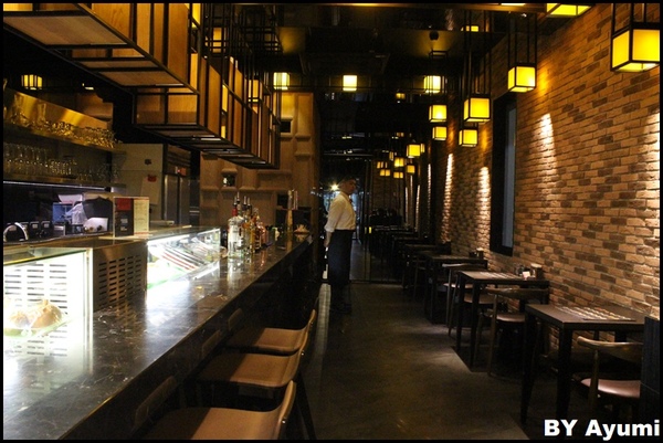 西班牙傳統海鮮料理餐廳 PURO PURO：[食記]西班牙傳統海鮮料理餐廳PURO PURO-跨界開設，並與日本西班牙料理名廚小西由企夫領軍的El Poniente集團合作