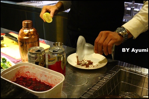 西班牙傳統海鮮料理餐廳 PURO PURO：[食記]西班牙傳統海鮮料理餐廳PURO PURO-跨界開設，並與日本西班牙料理名廚小西由企夫領軍的El Poniente集團合作