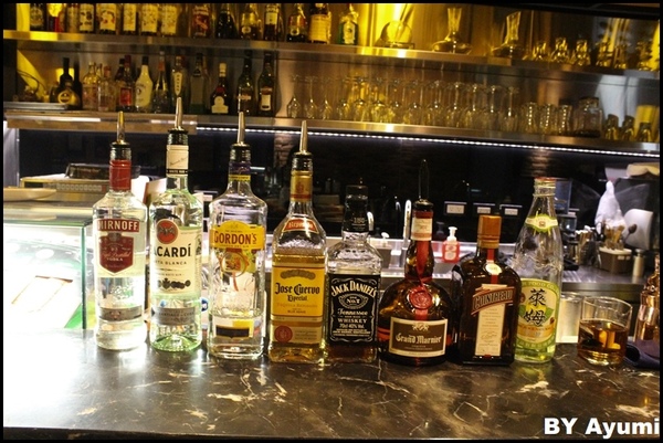 西班牙傳統海鮮料理餐廳 PURO PURO：[食記]西班牙傳統海鮮料理餐廳PURO PURO-跨界開設，並與日本西班牙料理名廚小西由企夫領軍的El Poniente集團合作