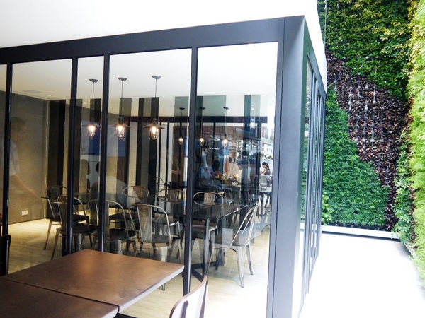 木門咖啡Wooden Door：[台中南屯區]木門咖啡-Wooden Door，三、五好友聊天，放鬆心情的好去處