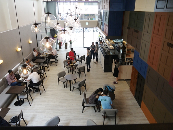 木門咖啡Wooden Door：[台中南屯區]木門咖啡-Wooden Door，三、五好友聊天，放鬆心情的好去處