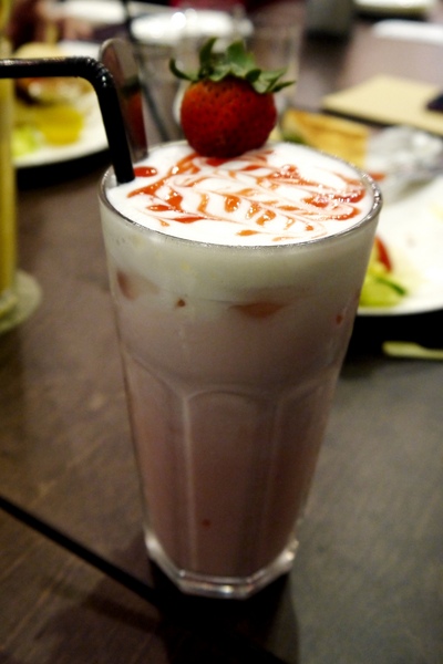 木門咖啡Wooden Door：[台中南屯區]木門咖啡-Wooden Door，三、五好友聊天，放鬆心情的好去處