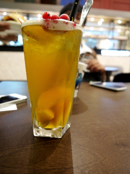 木門咖啡Wooden Door：[台中南屯區]木門咖啡-Wooden Door，三、五好友聊天，放鬆心情的好去處