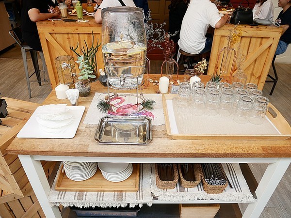 木門咖啡Wooden Door:木門咖啡Wooden Door-台中南屯區超美咖啡館 每個角落都好拍 餐點兼具外型和風味 和姊妹的下午茶首推這家