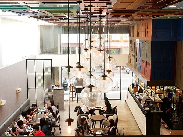 木門咖啡Wooden Door:木門咖啡Wooden Door-台中南屯區超美咖啡館 每個角落都好拍 餐點兼具外型和風味 和姊妹的下午茶首推這家