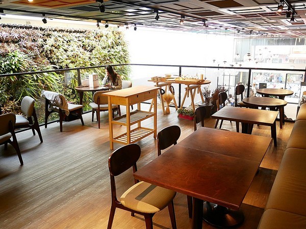 木門咖啡Wooden Door:木門咖啡Wooden Door-台中南屯區超美咖啡館 每個角落都好拍 餐點兼具外型和風味 和姊妹的下午茶首推這家