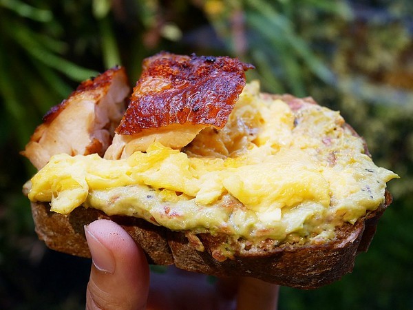 木門咖啡Wooden Door:木門咖啡Wooden Door-台中南屯區超美咖啡館 每個角落都好拍 餐點兼具外型和風味 和姊妹的下午茶首推這家