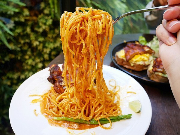 木門咖啡Wooden Door:木門咖啡Wooden Door-台中南屯區超美咖啡館 每個角落都好拍 餐點兼具外型和風味 和姊妹的下午茶首推這家