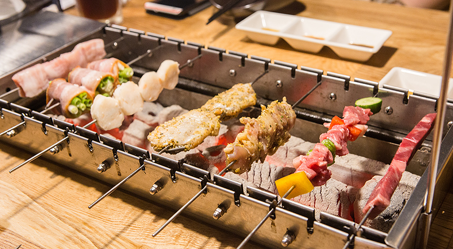 |食|台中西區 轉轉轉的烤肉【爵】旋轉串燒