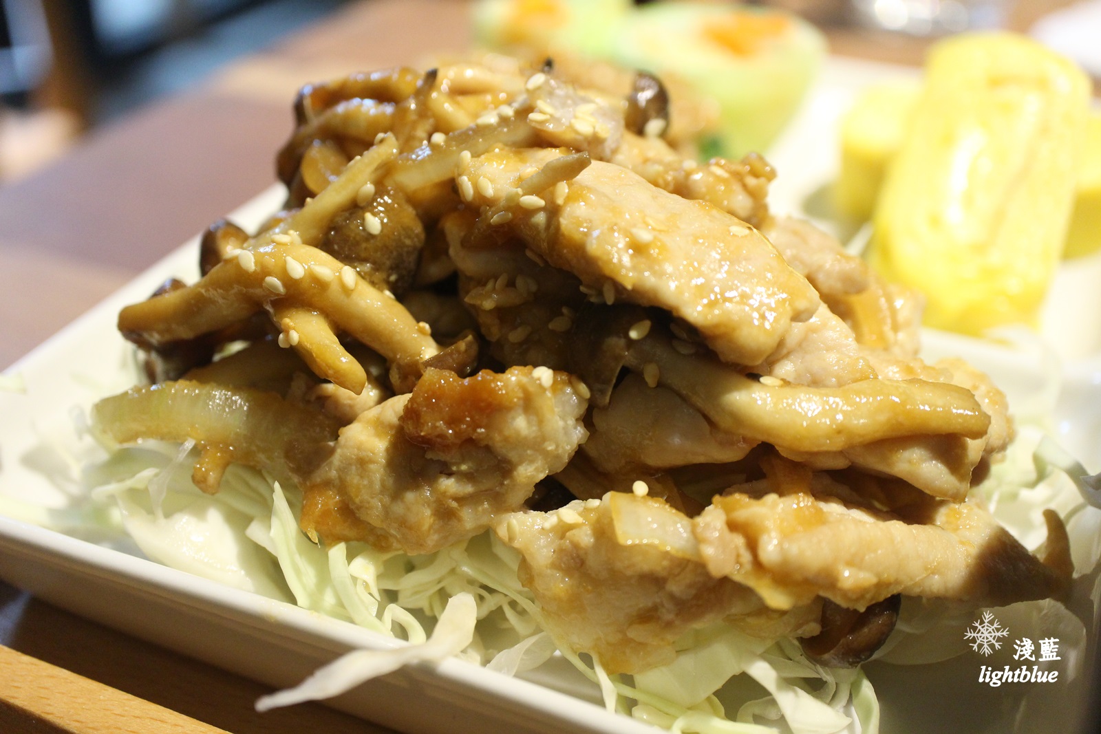 台中美食：淺藍 × Kusabi+ ～設計空間中的和風朝午食與抹茶提拉米蘇