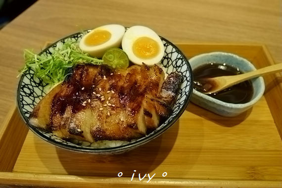 開丼 燒肉VS丼飯：♡ 新竹食 ♡ 開丼 燒肉vs丼飯。大口吃肉大口扒飯~好滿足