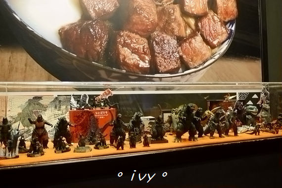 開丼 燒肉VS丼飯：♡ 新竹食 ♡ 開丼 燒肉vs丼飯。大口吃肉大口扒飯~好滿足