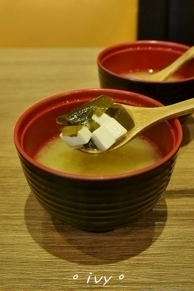 開丼 燒肉VS丼飯：♡ 新竹食 ♡ 開丼 燒肉vs丼飯。大口吃肉大口扒飯~好滿足
