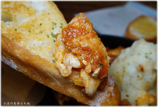 EMMA'S CAFE:台中北區』Emma's CAFE║發現巷弄美食。全天候供餐,超強早午餐,新品義麵燉飯大推,近中友、中國醫(新增刷卡服務)