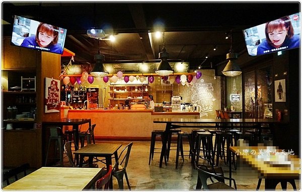 EMMA'S CAFE:台中北區』Emma's CAFE║發現巷弄美食。全天候供餐,超強早午餐,新品義麵燉飯大推,近中友、中國醫(新增刷卡服務)