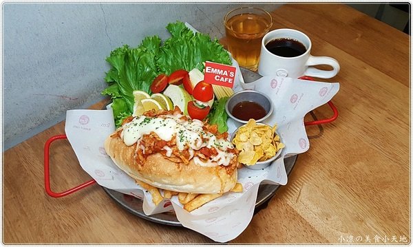 EMMA'S CAFE:台中北區』Emma's CAFE║發現巷弄美食。全天候供餐,超強早午餐,新品義麵燉飯大推,近中友、中國醫(新增刷卡服務)