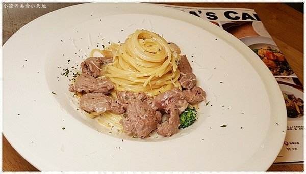 EMMA'S CAFE:台中北區』Emma's CAFE║發現巷弄美食。全天候供餐,超強早午餐,新品義麵燉飯大推,近中友、中國醫(新增刷卡服務)