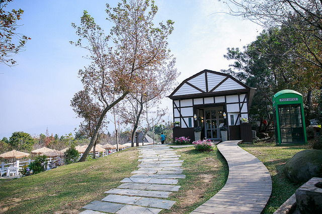 【苗栗卓蘭景點】寵物友善 婚紗外拍 彷彿童話故事般的 vilavilla魔法莊園