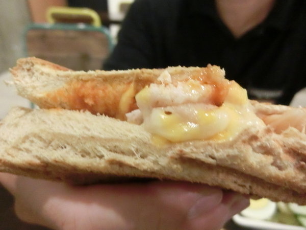 NOT ONLY CAFE：【信義區咖啡廳】噹噹媽真心推薦~燈光美氣氛佳的Not Only Cafe咖啡廳~韓式泡菜豬肉帕尼尼及衣索比亞-耶加雪菲~好吃到停不下來!