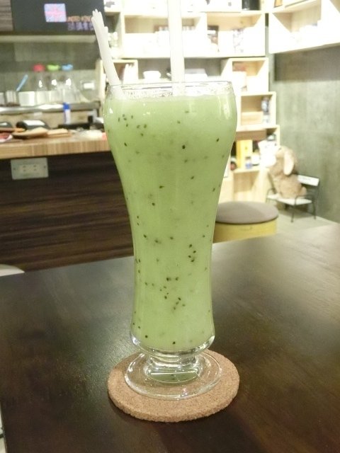 NOT ONLY CAFE：【信義區咖啡廳】噹噹媽真心推薦~燈光美氣氛佳的Not Only Cafe咖啡廳~韓式泡菜豬肉帕尼尼及衣索比亞-耶加雪菲~好吃到停不下來!