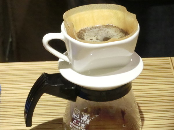 NOT ONLY CAFE：【信義區咖啡廳】噹噹媽真心推薦~燈光美氣氛佳的Not Only Cafe咖啡廳~韓式泡菜豬肉帕尼尼及衣索比亞-耶加雪菲~好吃到停不下來!