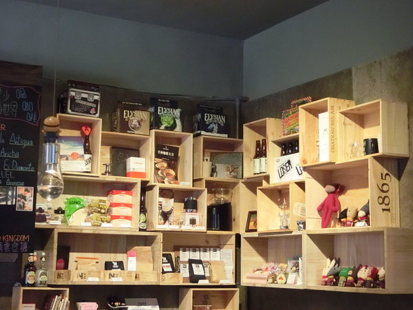 NOT ONLY CAFE：【信義區咖啡廳】噹噹媽真心推薦~燈光美氣氛佳的Not Only Cafe咖啡廳~韓式泡菜豬肉帕尼尼及衣索比亞-耶加雪菲~好吃到停不下來!