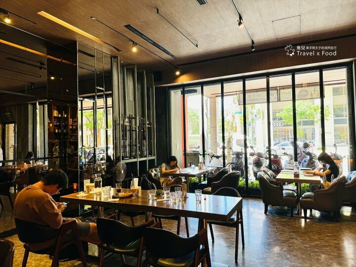 聚餐首選,咖啡美食帶來的歡樂~布納咖啡館(桃園藝文館) - 魚兒 x 牽手明太子的「視」界旅行