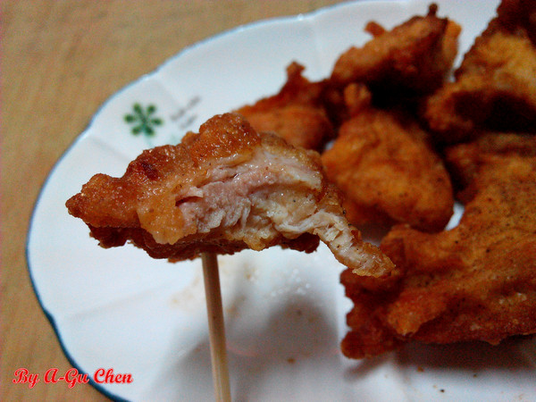 艋舺雞排(台南中正店)：【臺南Ω中西區】艋舺雞排（中正店）。皮脆肉厚的大雞排