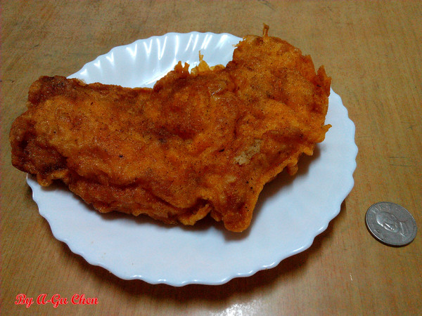 艋舺雞排(台南中正店)：【臺南Ω中西區】艋舺雞排（中正店）。皮脆肉厚的大雞排