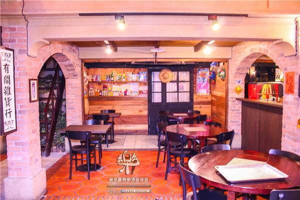 樂群三町 炭火燒肉/主題餐廳│北捷/劍南路站(港澳旅遊雜誌爭相報導，復古話題性十足)