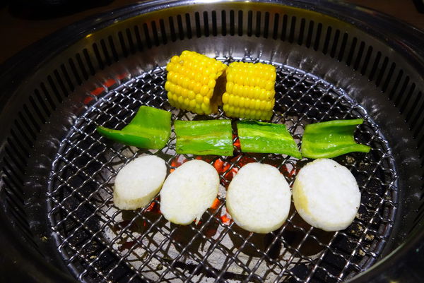 油花炭火燒肉專門店:油花炭火燒肉專門店 ~ 敦南商圈美味燒肉.甜點也不馬虎- 捷運信義安和站 油花炭火燒肉專門店:油花炭火燒肉專門店 ~ 敦南商圈美味燒肉.甜點也不馬虎- 捷運信義安和站