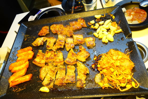 八色烤肉:韓國第一品牌 八色烤肉 ~ 超人氣訂位滿滿滿的八色豬 - 捷運忠孝敦化站 八色烤肉:韓國第一品牌 八色烤肉 ~ 超人氣訂位滿滿滿的八色豬 - 捷運忠孝敦化站