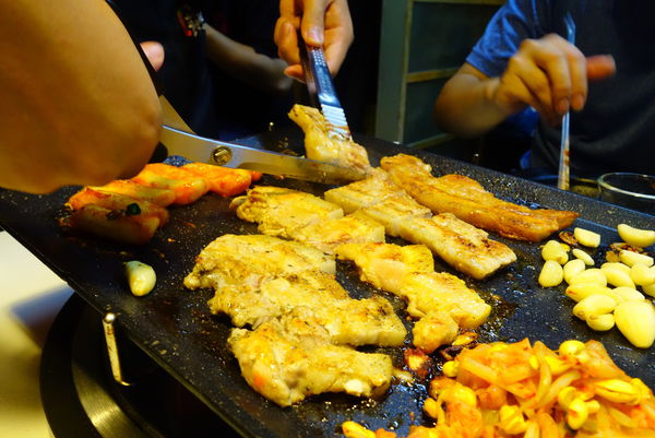 八色烤肉:韓國第一品牌 八色烤肉 ~ 超人氣訂位滿滿滿的八色豬 - 捷運忠孝敦化站 八色烤肉:韓國第一品牌 八色烤肉 ~ 超人氣訂位滿滿滿的八色豬 - 捷運忠孝敦化站