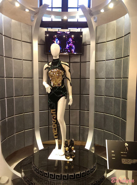 BIN05_2.jpg BIN05_2.jpg