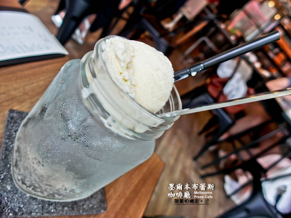 墨爾本布蕾斯咖啡廳 Melbourne Press Cafe：台北 板橋區．台灣也有繽紛彩虹蛋糕  墨爾本布蕾斯咖啡廳 Melbourne Press Cafe