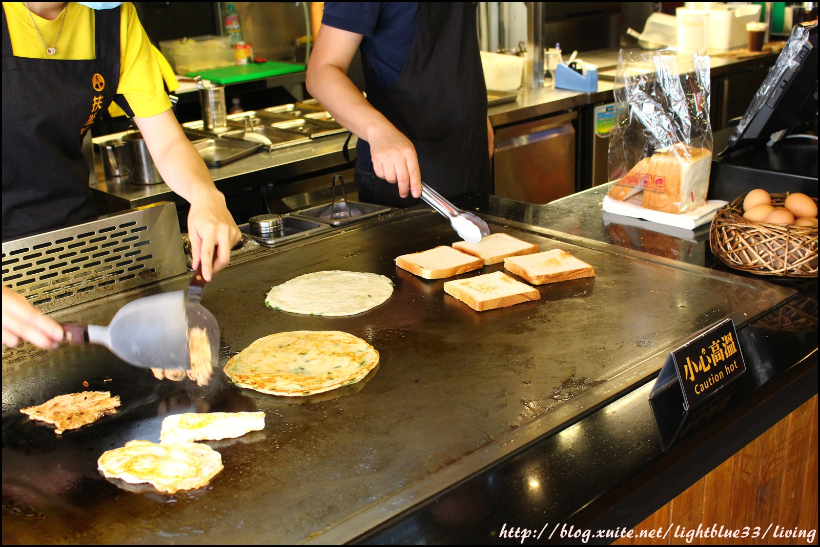 [ 六張犁站．通化夜市週邊美食 ] 扶旺號鐵板土司通化店～早餐來吃鐵板吐司配高大鮮奶茶吧!