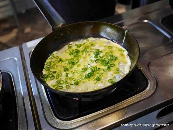 黃記古早味蛋餅.黑豆漿：【食記】彰化黃記古早味蛋餅.黑豆漿@員林臺鐵TRA員林車站 : 平價美味好腸粉, 吃了還想再吃的現做蛋餅囧