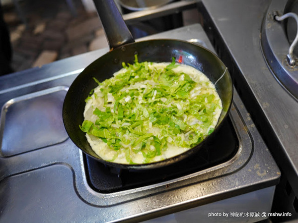 黃記古早味蛋餅.黑豆漿：【食記】彰化黃記古早味蛋餅.黑豆漿@員林臺鐵TRA員林車站 : 平價美味好腸粉, 吃了還想再吃的現做蛋餅囧