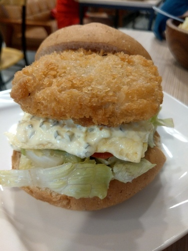 【蘆洲早午餐】「再一塊吧ing」早午餐︱在地人激推 巷弄隱藏美食｜花生醬起司熔岩吐司堡