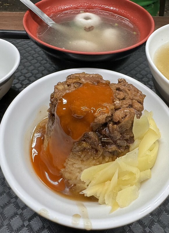 【高雄必比登美食】北港蔡三代筒仔米糕:傳承三代的好滋味,特色湯品一吃就愛上!